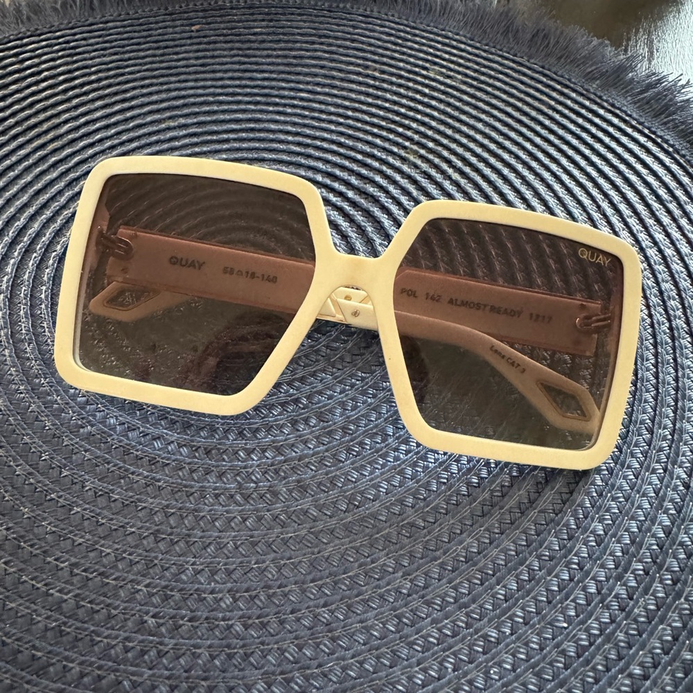 Quay Australia Beige Square Sunglasses